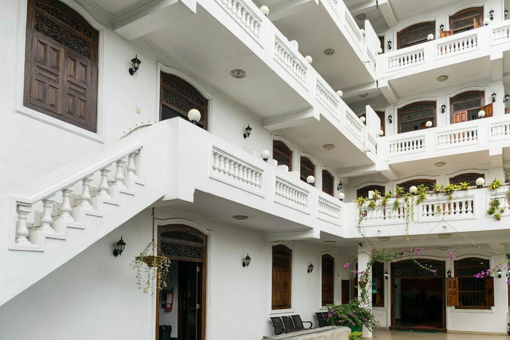 Dew Grand Regency Apartment Bataduwa Exterior foto