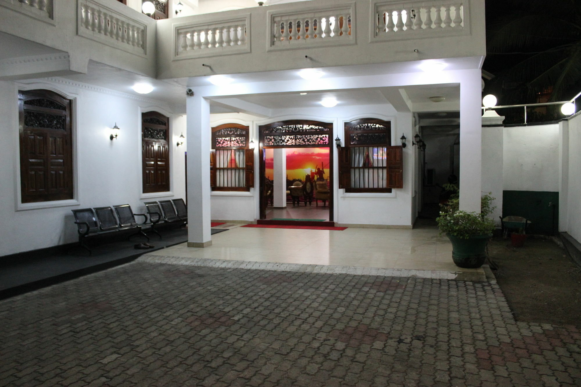 Dew Grand Regency Apartment Bataduwa Exterior foto